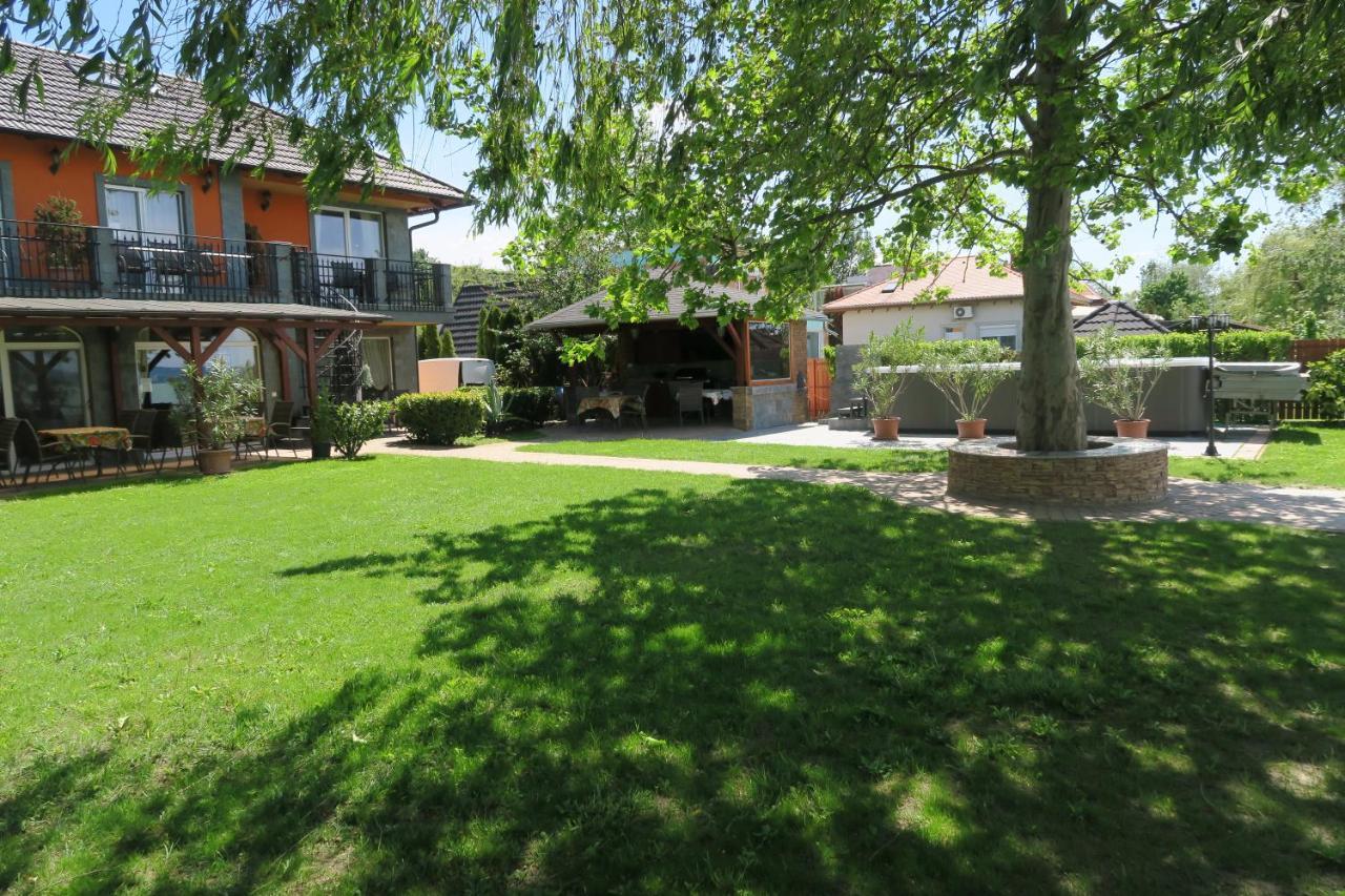 Gránit Villa Balatonszarszo Esterno foto