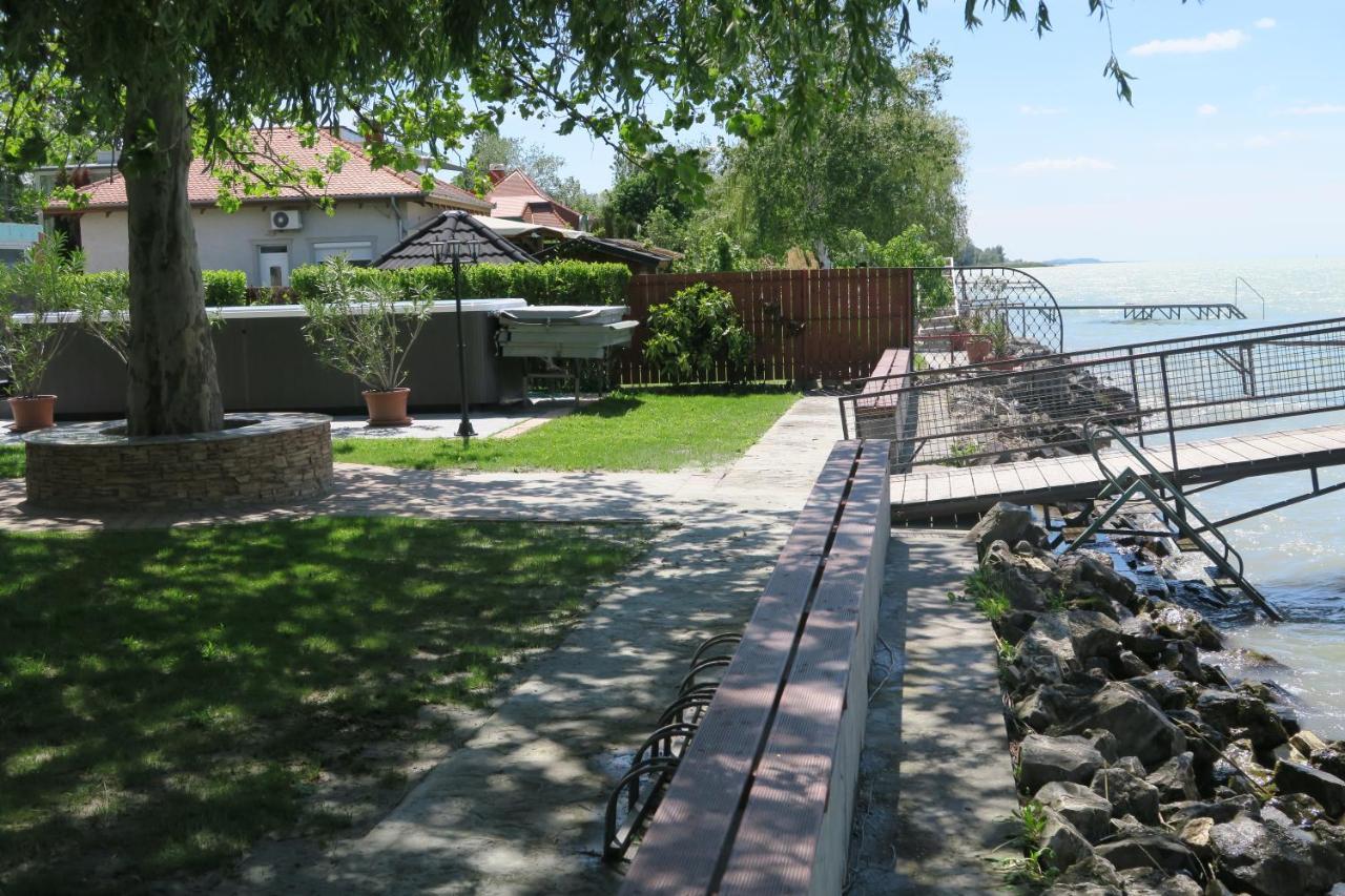 Gránit Villa Balatonszarszo Esterno foto