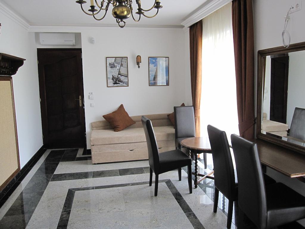 Gránit Villa Balatonszarszo Camera foto